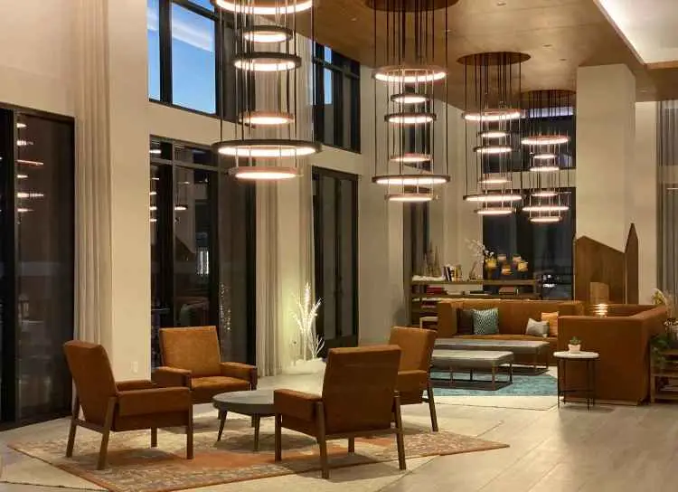 Electricians in sunnyvale ca installing lighting fixtures